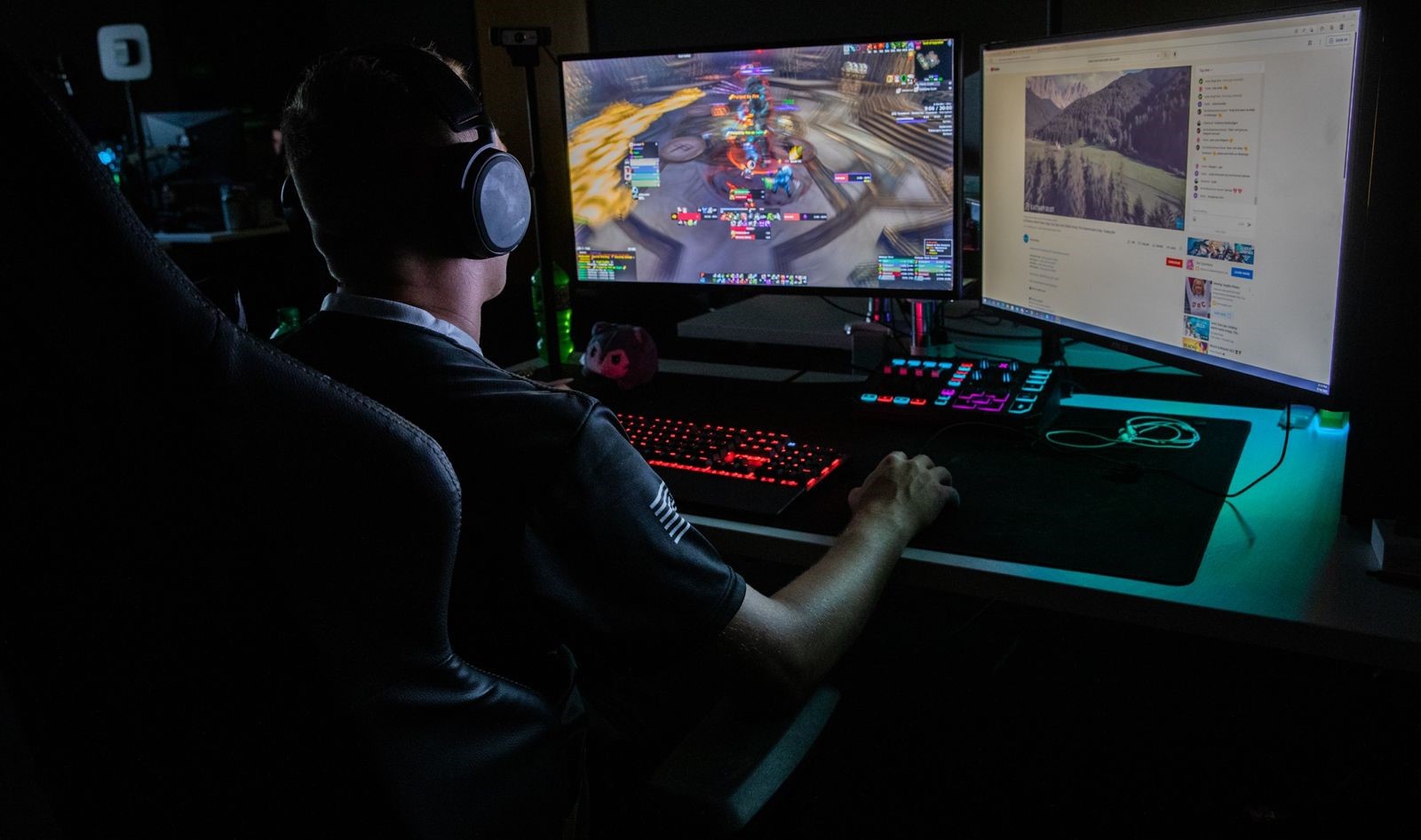 Level Up Your Gaming Experience: 5 Tips to Master Any Game!